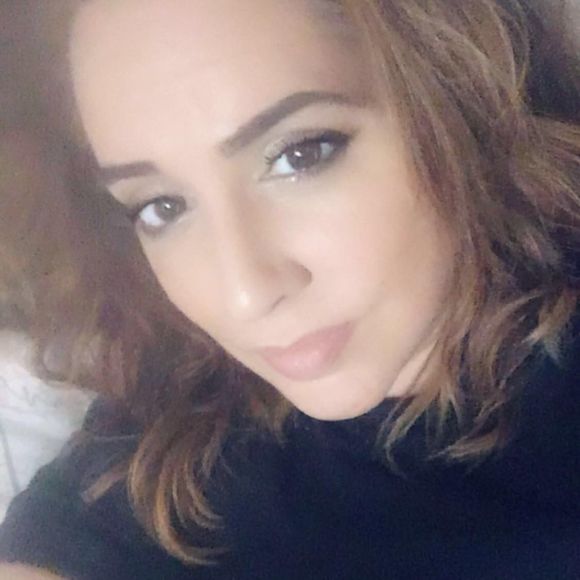 Meet your Posher, Aly - Picture 1 of 1